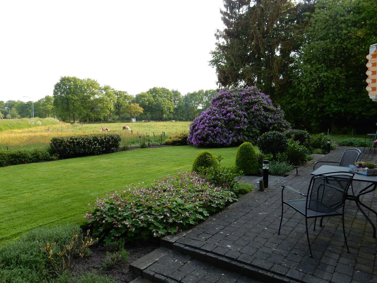 B&B De Zulthe Roden Extérieur photo